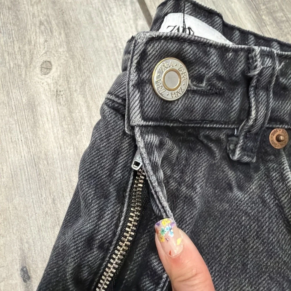 Zara TRF Women's Wide-Leg Jeans Light Black Wash  5-Pocket Button‎ Size 4
